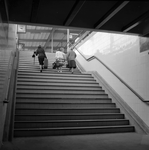 841994 Afbeelding van de perrontunneltrap van het nieuwe N.S.-station Schiedam.
